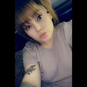 Meet your Posher, Kayla